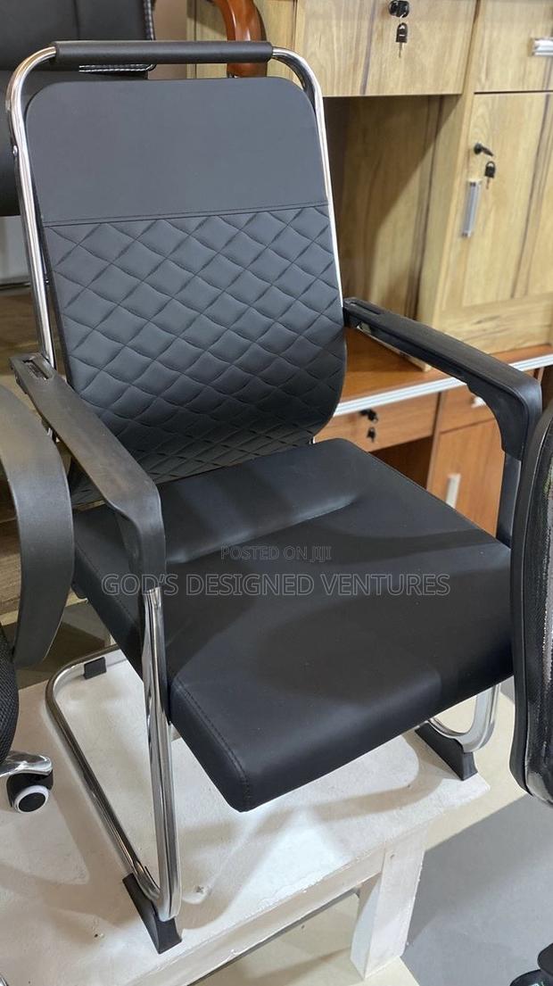 A Durable Visitors Chair · Photo 2