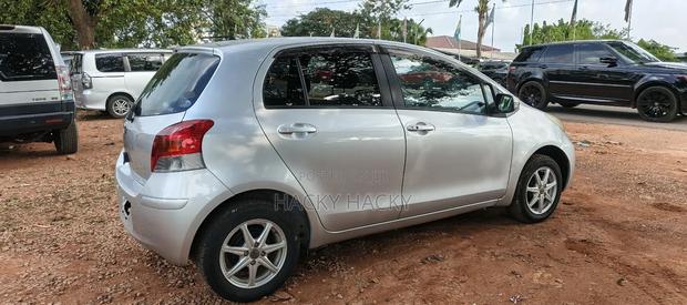 Toyota Vitz 2011 Silver