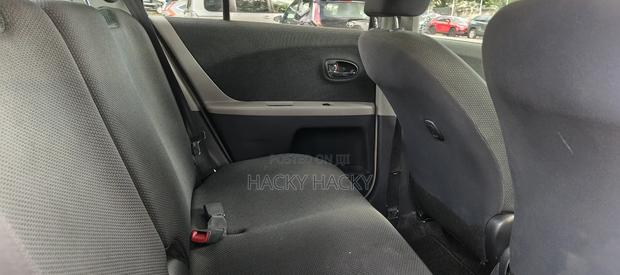 Toyota Vitz 2011 Silver