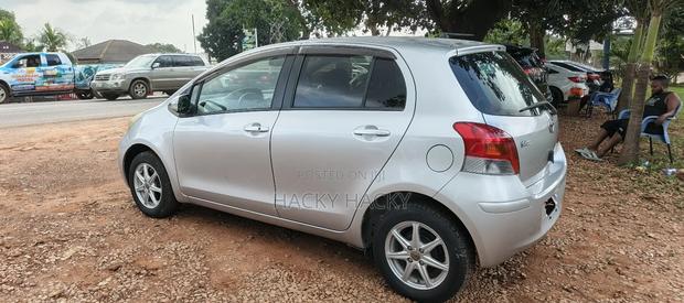 Toyota Vitz 2011 Silver