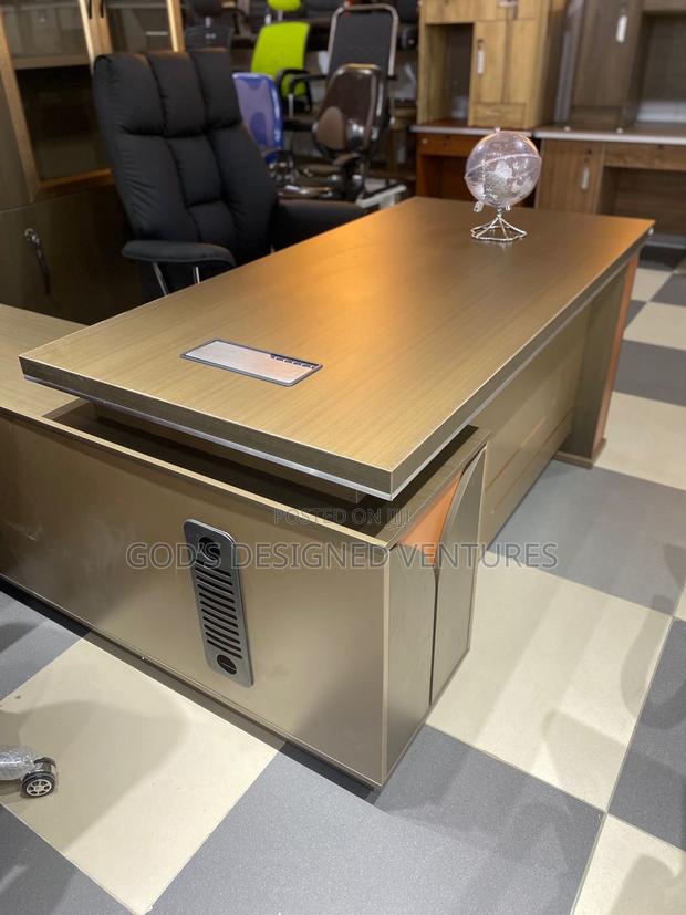 Well Grounded 1.6m Lshape Office Table · Photo 4