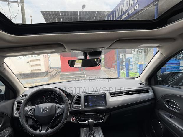 Honda HR-V Touring AWD 2019 Black