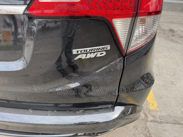 Honda HR-V Touring AWD 2019 Black