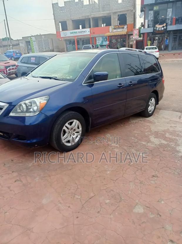 Honda Odyssey Touring Auto 2024 Blue photo 4