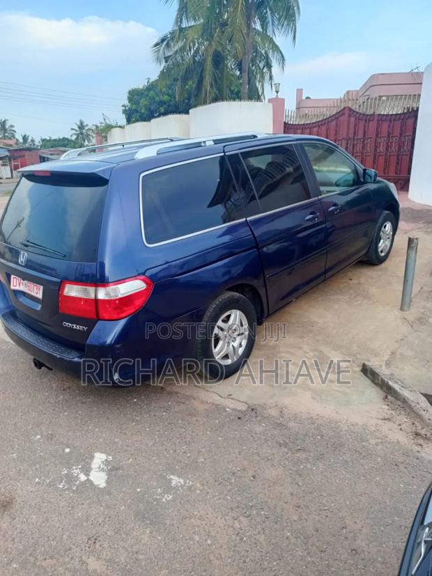 Honda Odyssey Touring Auto 2024 Blue photo 2