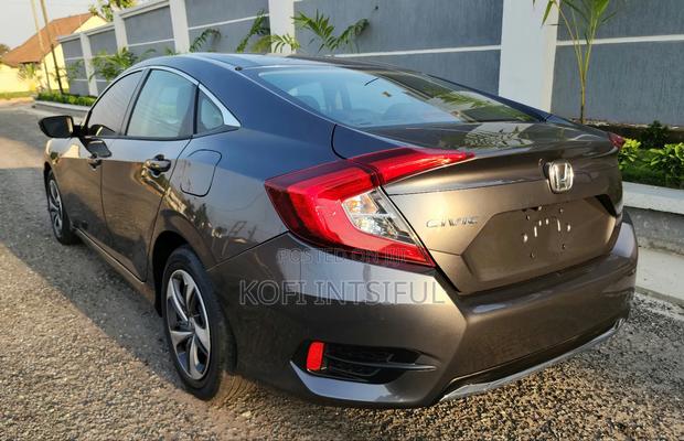 Honda Civic LX Sedan 2020 Gray photo 4
