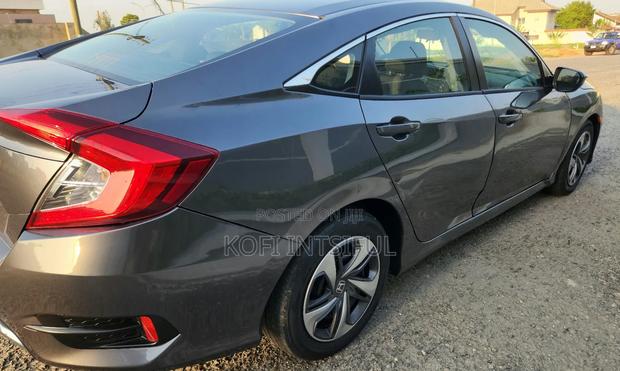 Honda Civic LX Sedan 2020 Gray photo 5