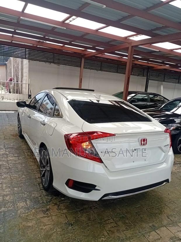 Honda Civic Touring Sedan 2019 White