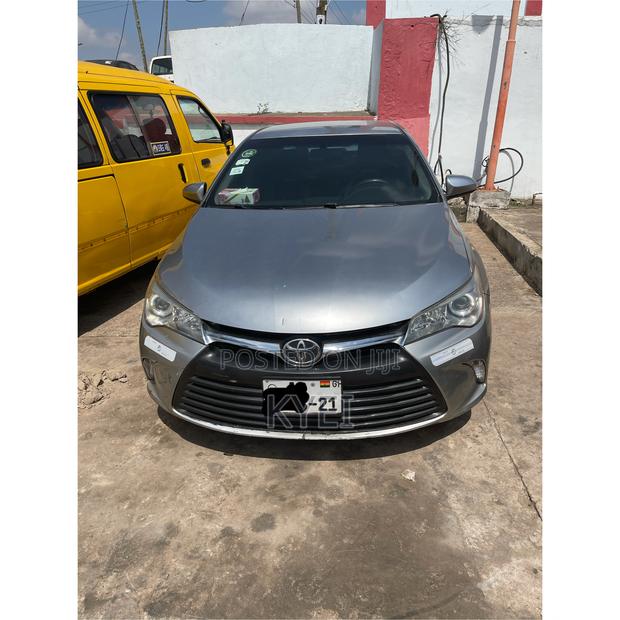 Toyota Camry LE 4dr Sedan (2.5L 4cyl 6A) 2015 Silver