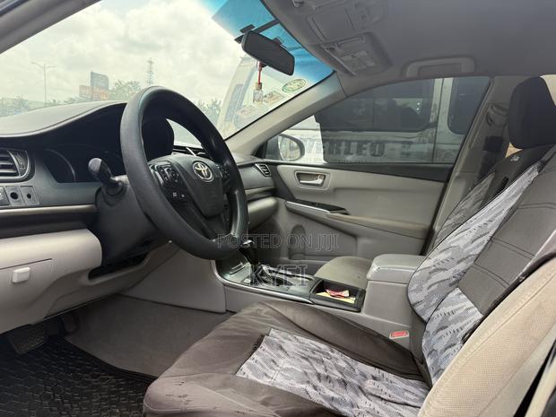 Toyota Camry LE 4dr Sedan (2.5L 4cyl 6A) 2015 Silver