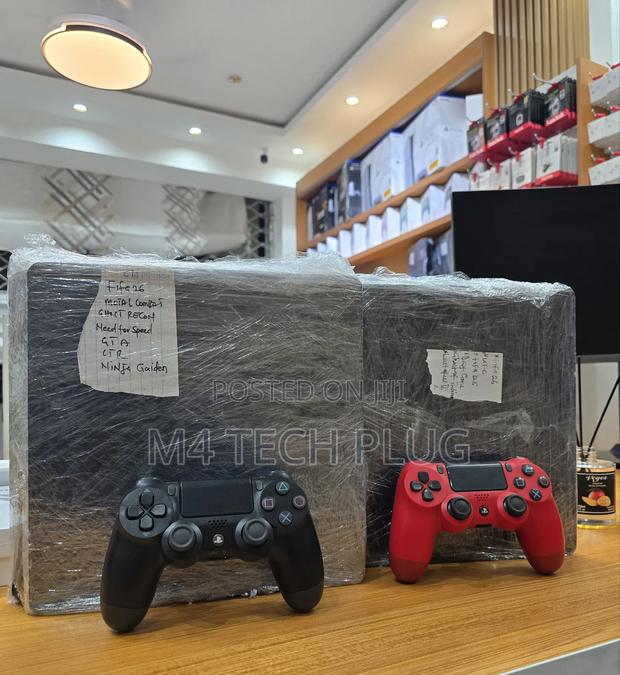 Playstation 4 Slim · Photo 2