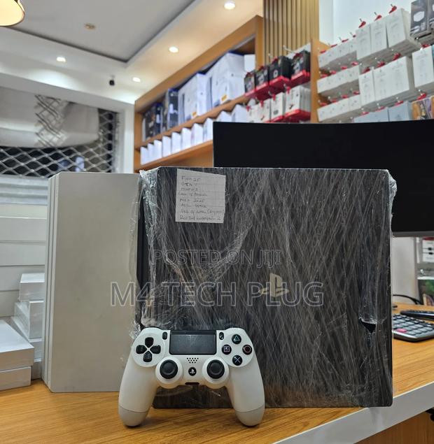 Playstation 4 Pro · Photo 3