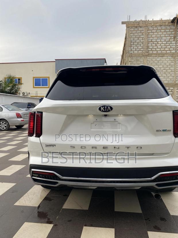 Kia Sorento 2021 White
