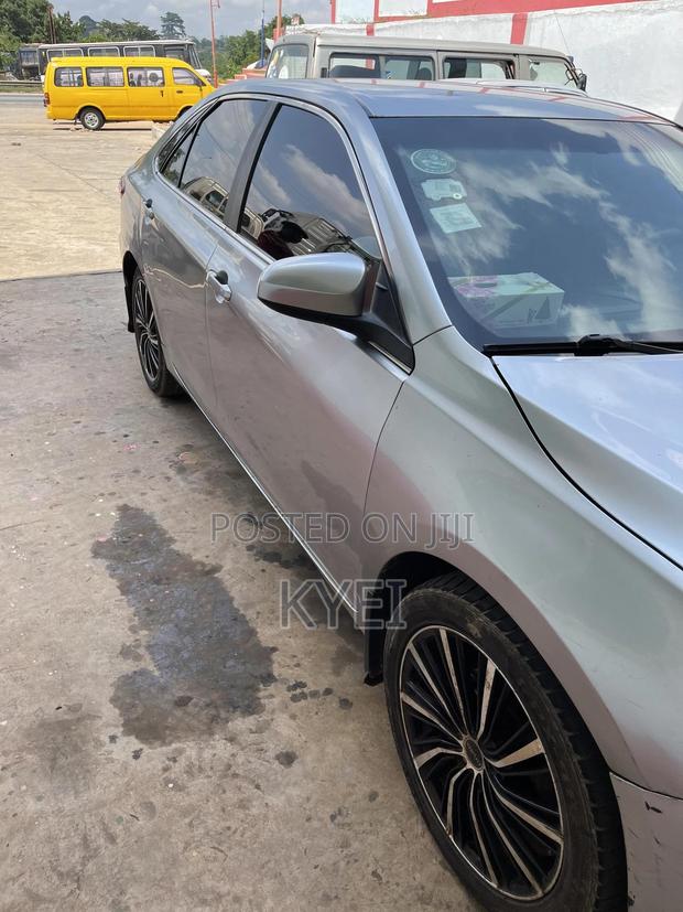 Toyota Camry LE 4dr Sedan (2.5L 4cyl 6A) 2015 Silver