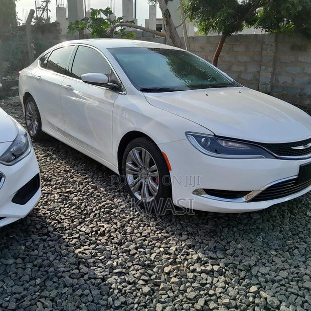 Chrysler 200 LX 2015 White photo 3