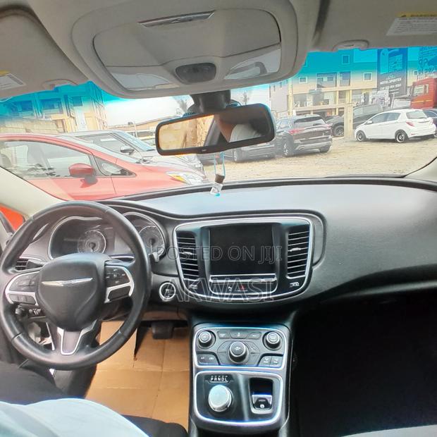 Chrysler 200 LX 2015 White photo 6