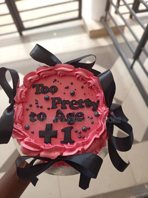 Cute Pink Birthday / Party/Vals Cake · Photo 4