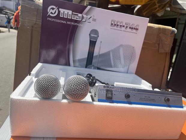 Max Dh-744 VHF Professional Wireless Dual Channel Microphone Receiver. · Photo 4