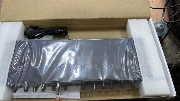DBX 234xl Professional Audio Crossover. · Photo 4