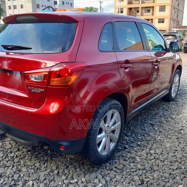 Mitsubishi Outlander SE 4dr SUV (2.4L 4cyl CVT) 2015 Maroon photo 3