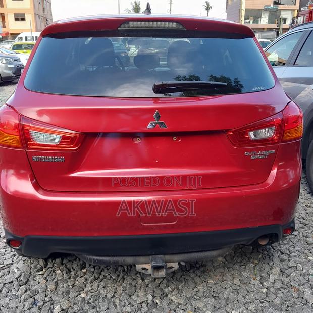 Mitsubishi Outlander SE 4dr SUV (2.4L 4cyl CVT) 2015 Maroon photo 4
