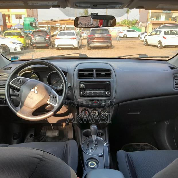 Mitsubishi Outlander SE 4dr SUV (2.4L 4cyl CVT) 2015 Maroon photo 13