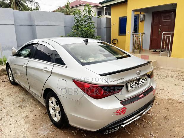 Hyundai Sonata SE 2.0T Sedan FWD (2.0L 4cyl 6A) 2012 Silver photo 6