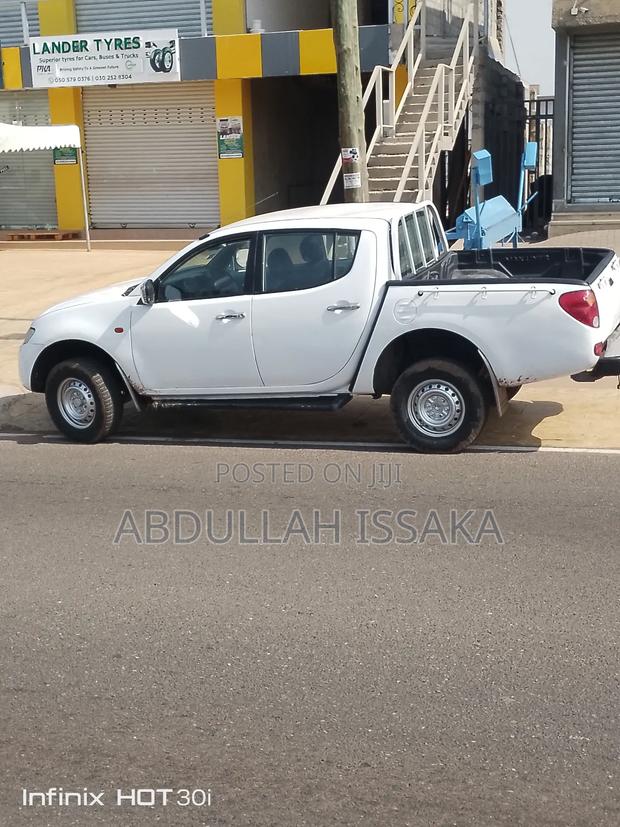 Mitsubishi L200 Club Cab 2.5 136hp 4WD 2007 White photo 7