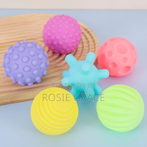 6 Sensory Balls With Sound for Kids · Photo 3