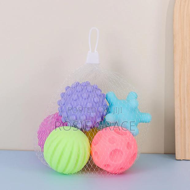 6 Sensory Balls With Sound for Kids · Photo 4