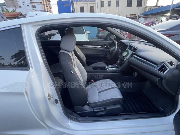 Honda Civic EX-T 2dr Coupe (1.5L 4cyl) 2017 White