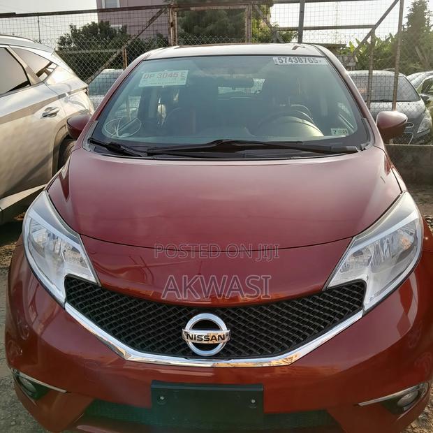 Nissan Versa 1.6 S 4dr Sedan (1.6L 4cyl 4A) 2015 Red photo 2