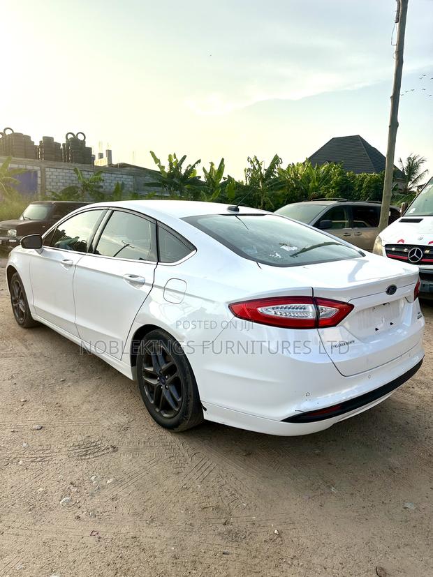 Ford Fusion S FWD 2016 White