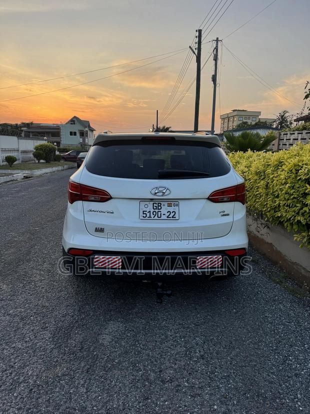 Hyundai Santa Fe 2015 White