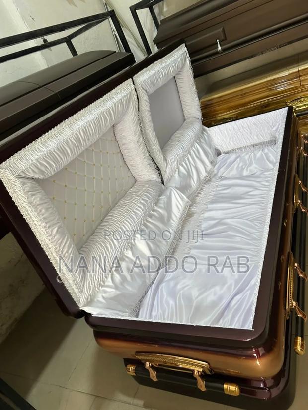 Ghana Made Casket a Clone of the Imported Casket · Photo 4