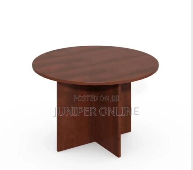 Meeting Table Round Conforter