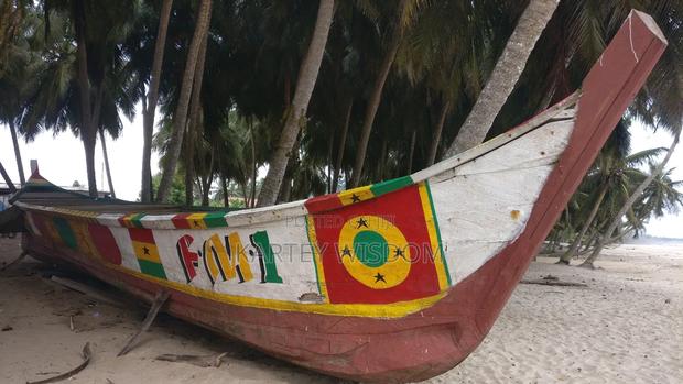 Traditional Wooden Fishing Boat photo 2