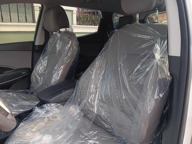 Hyundai Santa Fe SE FWD 2018 White