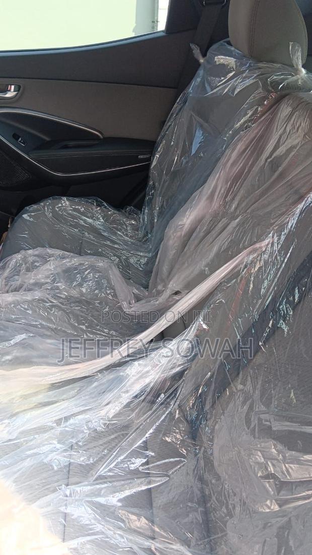 Hyundai Santa Fe SE FWD 2018 White