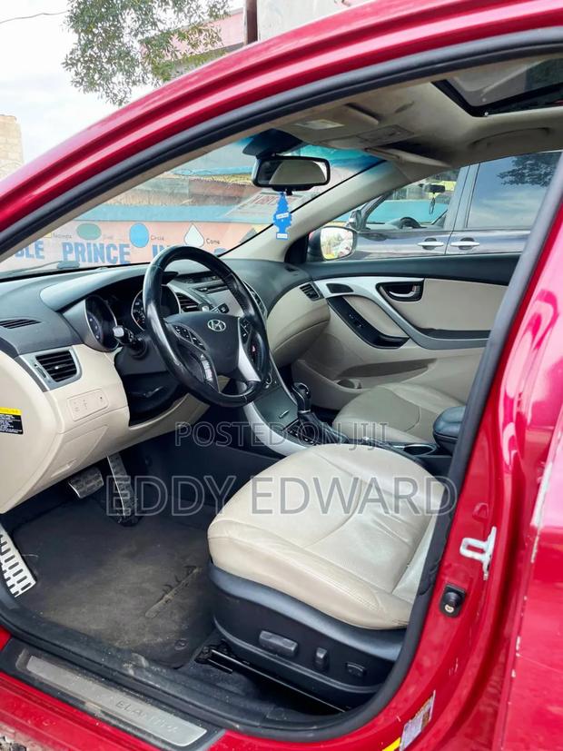 Hyundai Elantra 2015 Red