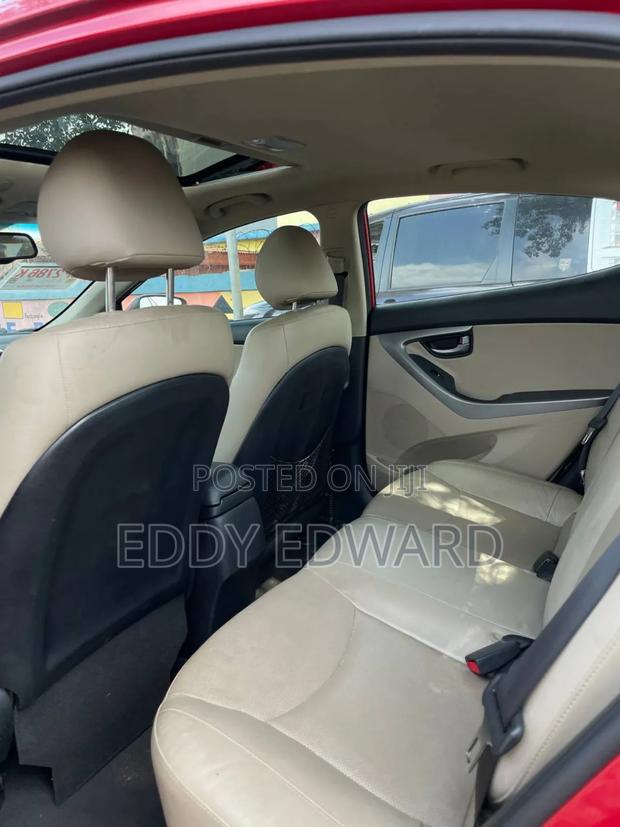 Hyundai Elantra 2015 Red