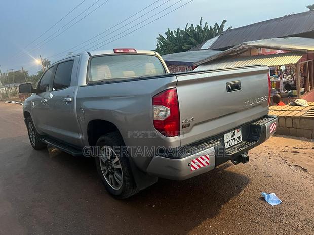 Toyota Tundra 1794 5.7L V8 4x4 CrewMax 5.6 ft. box 145.7 in. WB 2019