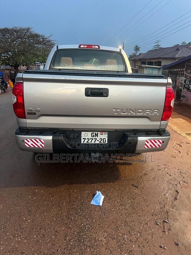 Toyota Tundra 1794 5.7L V8 4x4 CrewMax 5.6 ft. box 145.7 in. WB 2019