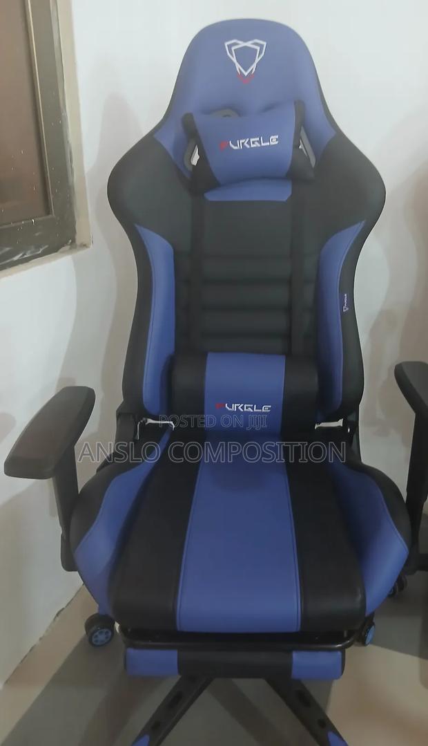 Professional Gaming Chair · Photo 2