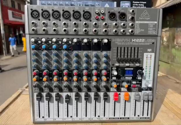 Behringer Xenyx X1222usb 12channel Audio Mixer · Photo 4