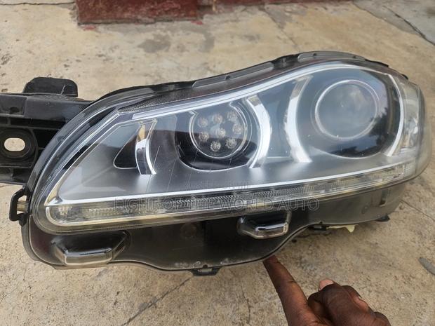 Jaguar Xj Headlight Charger Type Left Side