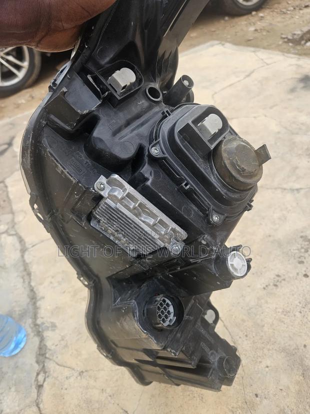 Jaguar Xj Headlight Charger Type Left Side