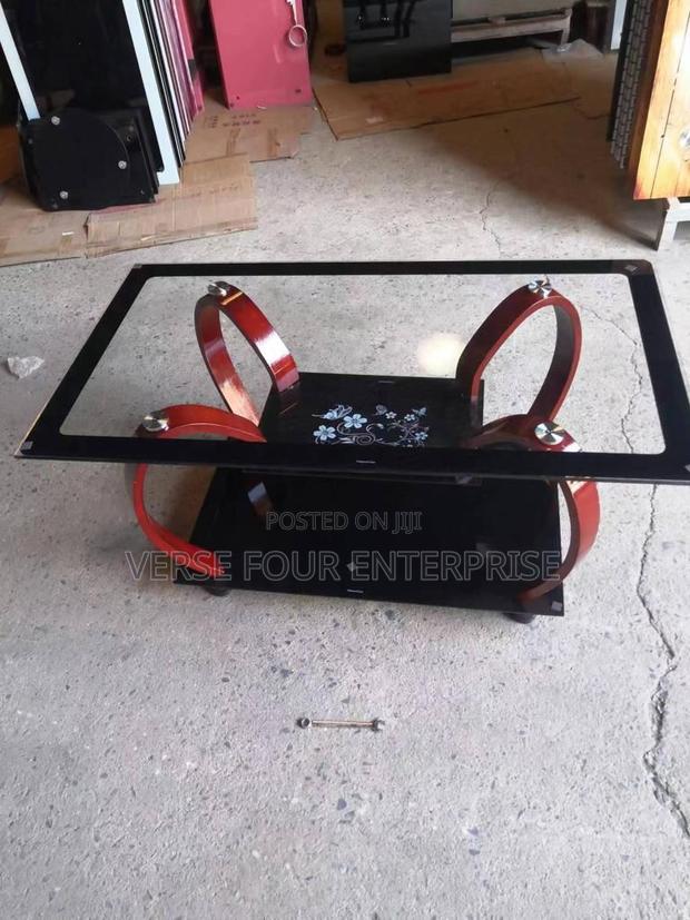 Glass Center Table · Photo 2