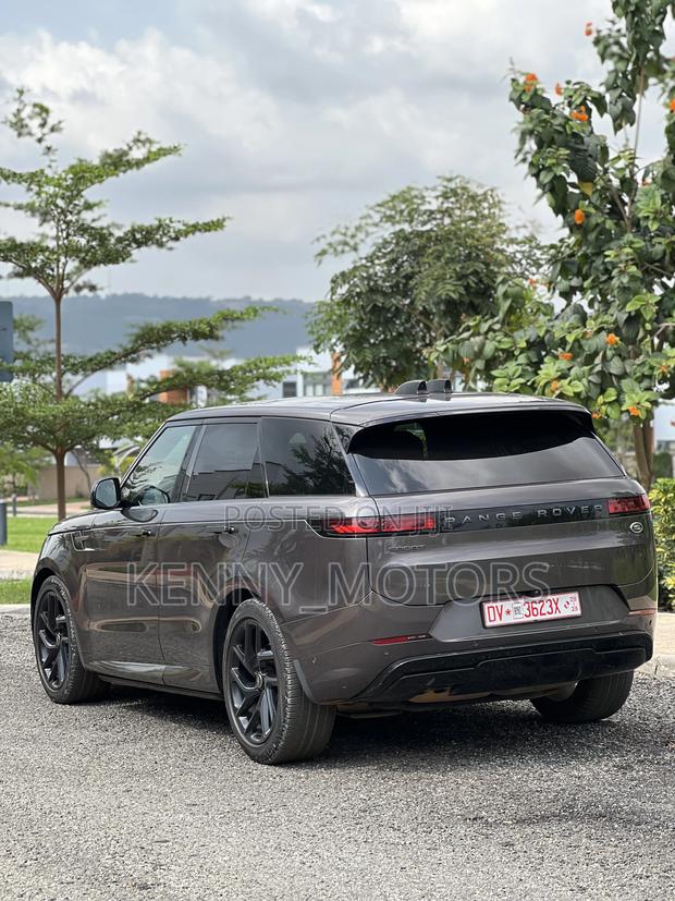Land Rover Range Rover Sport Dynamic SE 2024 Gray photo 10