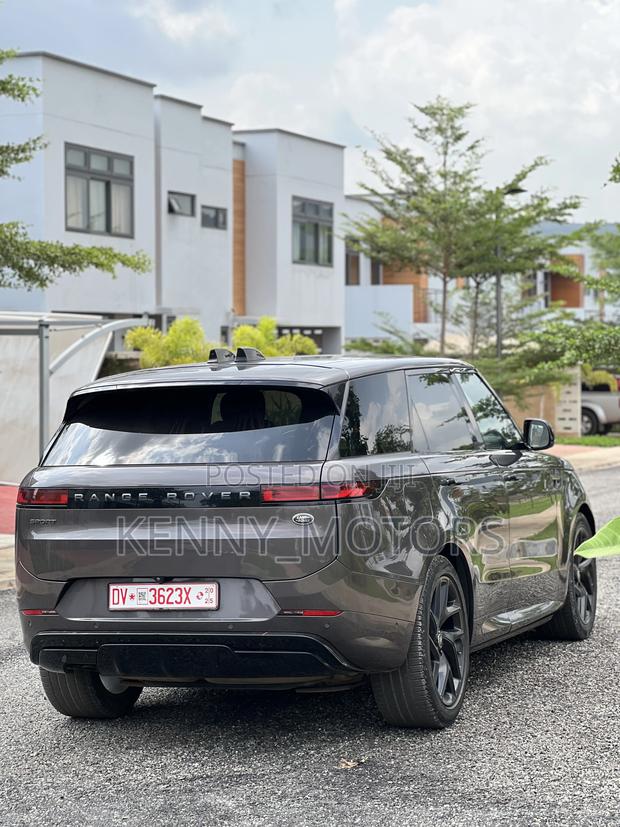 Land Rover Range Rover Sport Dynamic SE 2024 Gray photo 11